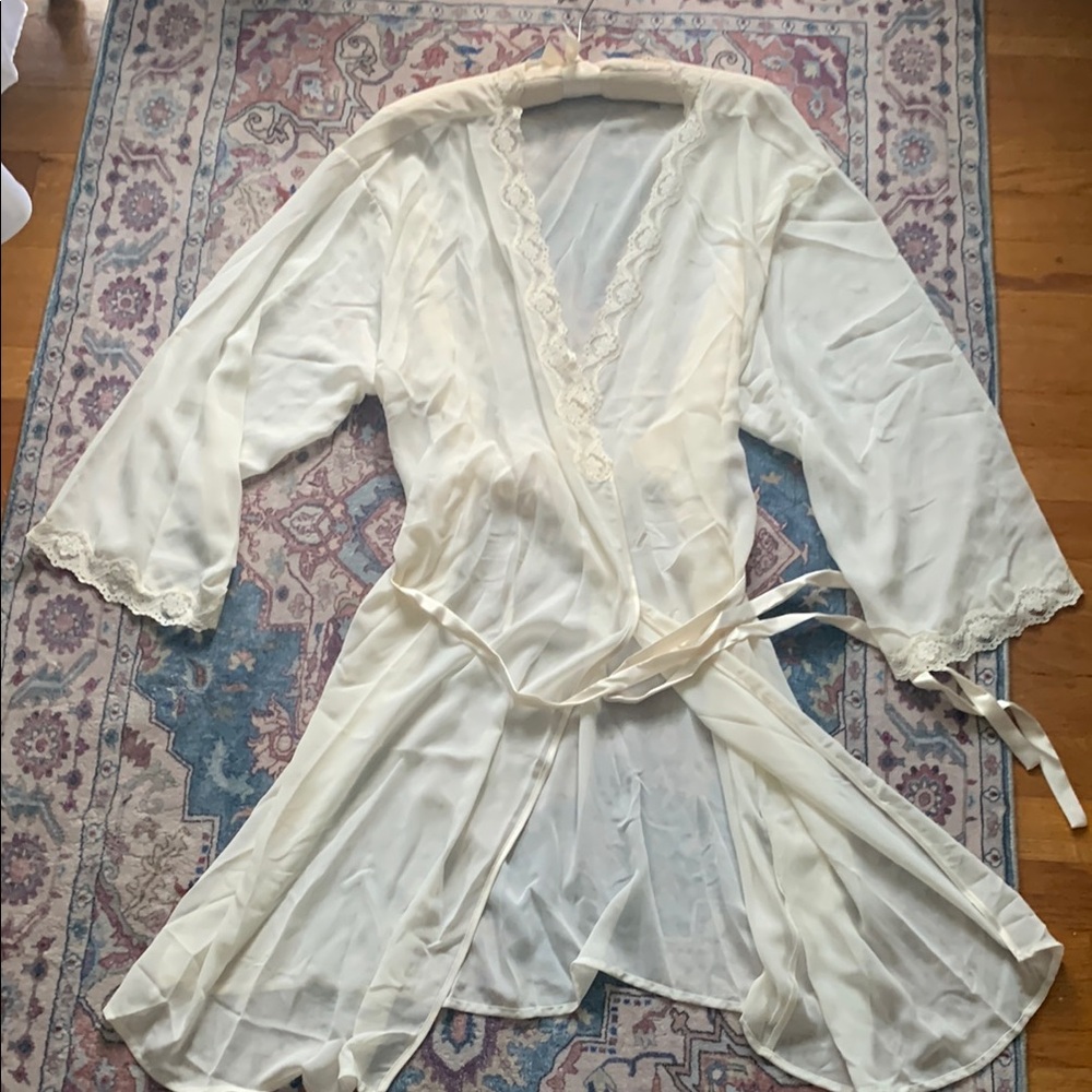 Lord & Taylor Cream Lace-Accented Robe